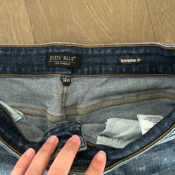 Judy Blue Women's Plus Size 14W Distressed Blue Jeans Boyfriend Fit - Picture 4 of 7